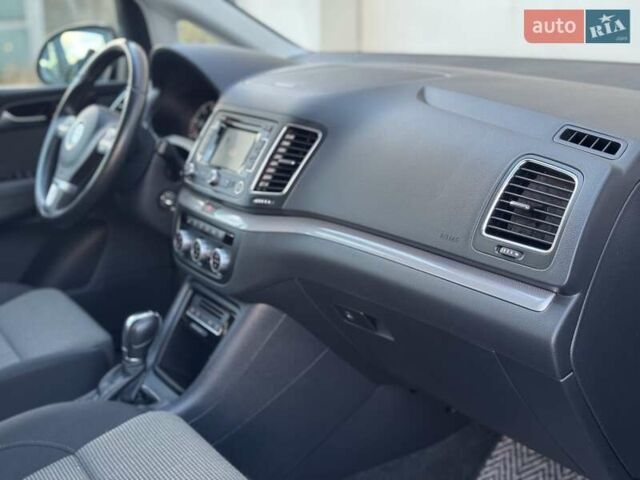 Синий Фольксваген Шаран, объемом двигателя 2 л и пробегом 270 тыс. км за 15900 $, фото 45 на Automoto.ua