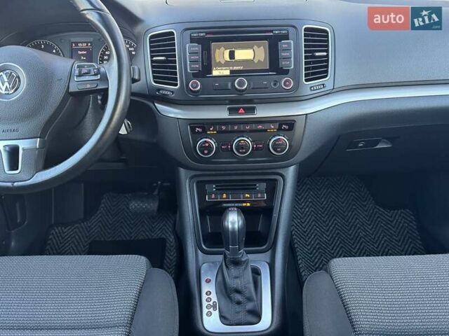 Синий Фольксваген Шаран, объемом двигателя 2 л и пробегом 270 тыс. км за 15900 $, фото 62 на Automoto.ua