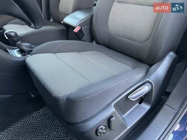 Синий Фольксваген Шаран, объемом двигателя 2 л и пробегом 270 тыс. км за 15900 $, фото 66 на Automoto.ua