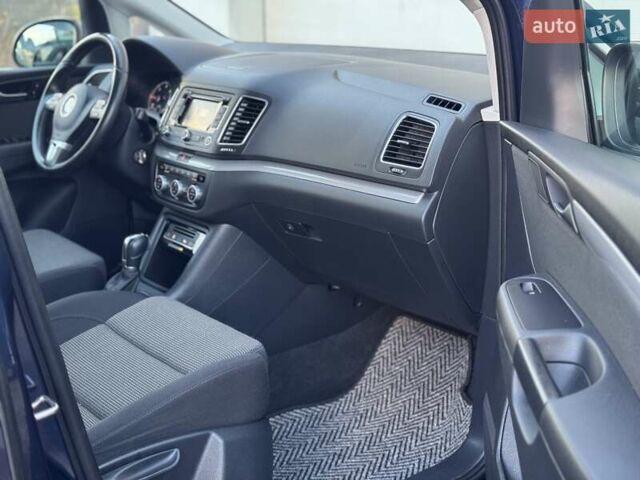 Синий Фольксваген Шаран, объемом двигателя 2 л и пробегом 270 тыс. км за 15900 $, фото 57 на Automoto.ua