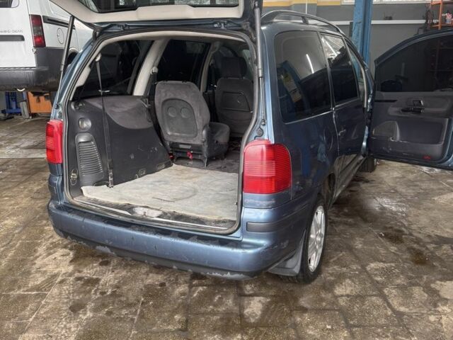 Синій Фольксваген Шаран, об'ємом двигуна 1.9 л та пробігом 300 тис. км за 1600 $, фото 5 на Automoto.ua