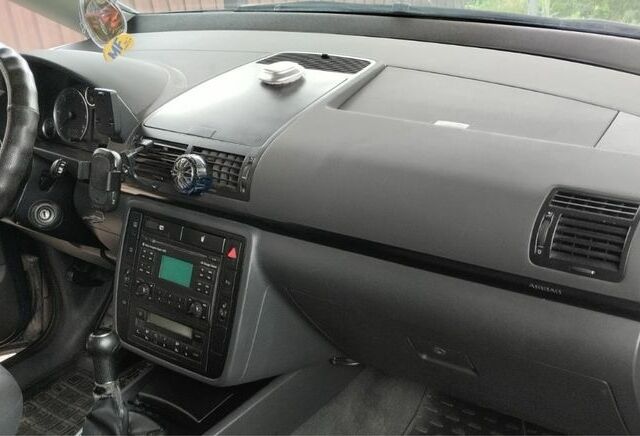 Синий Фольксваген Шаран, объемом двигателя 1.9 л и пробегом 330 тыс. км за 5100 $, фото 7 на Automoto.ua