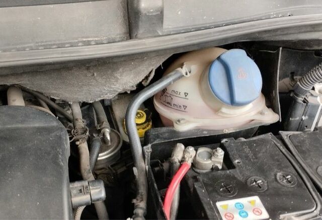 Синий Фольксваген Шаран, объемом двигателя 1.9 л и пробегом 330 тыс. км за 5100 $, фото 6 на Automoto.ua