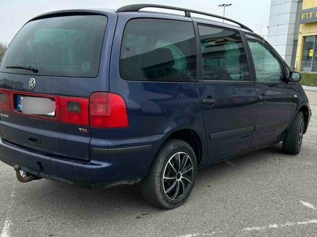 Синий Фольксваген Шаран, объемом двигателя 1.9 л и пробегом 290 тыс. км за 2600 $, фото 2 на Automoto.ua