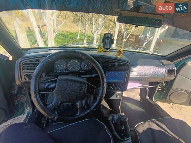 Зеленый Фольксваген Шаран, объемом двигателя 1.8 л и пробегом 20 тыс. км за 1950 $, фото 2 на Automoto.ua