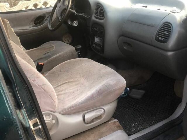 Зеленый Фольксваген Шаран, объемом двигателя 1.9 л и пробегом 450 тыс. км за 1500 $, фото 5 на Automoto.ua