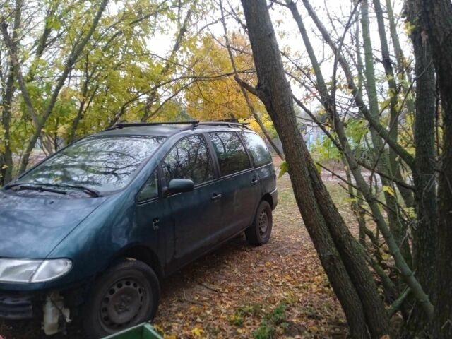 Зеленый Фольксваген Шаран, объемом двигателя 0 л и пробегом 450 тыс. км за 1100 $, фото 2 на Automoto.ua