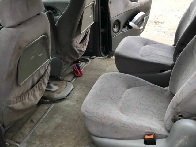 Зеленый Фольксваген Шаран, объемом двигателя 1.9 л и пробегом 450 тыс. км за 1500 $, фото 6 на Automoto.ua