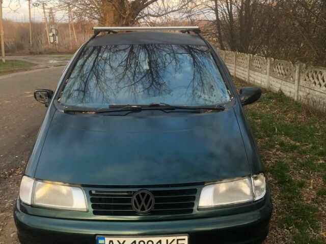 Зеленый Фольксваген Шаран, объемом двигателя 1.9 л и пробегом 450 тыс. км за 1500 $, фото 3 на Automoto.ua