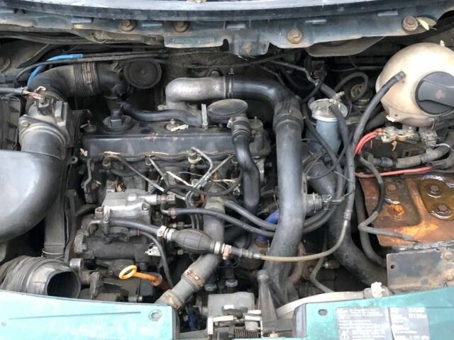 Зеленый Фольксваген Шаран, объемом двигателя 1.9 л и пробегом 450 тыс. км за 1500 $, фото 1 на Automoto.ua