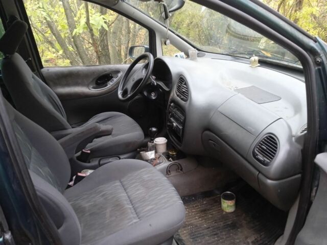 Зеленый Фольксваген Шаран, объемом двигателя 0 л и пробегом 450 тыс. км за 1100 $, фото 1 на Automoto.ua