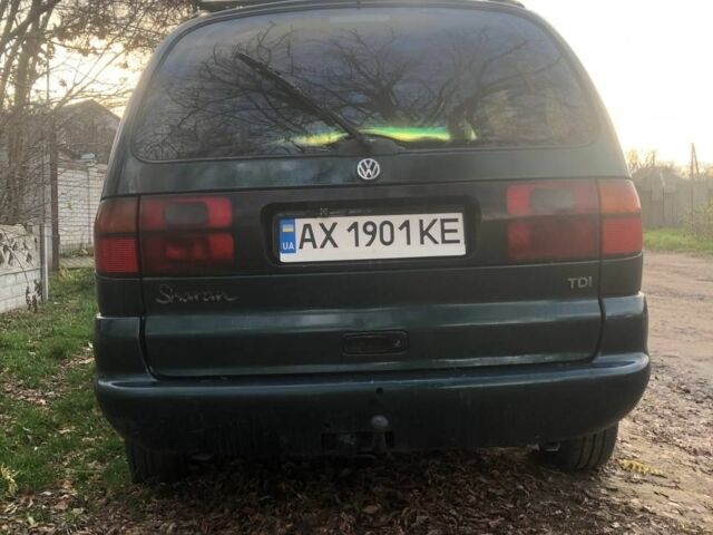 Зеленый Фольксваген Шаран, объемом двигателя 1.9 л и пробегом 450 тыс. км за 1500 $, фото 2 на Automoto.ua