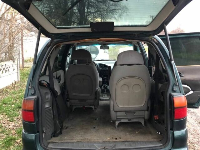 Зеленый Фольксваген Шаран, объемом двигателя 1.9 л и пробегом 450 тыс. км за 1500 $, фото 7 на Automoto.ua