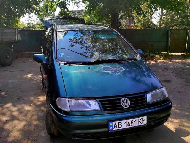 Зеленый Фольксваген Шаран, объемом двигателя 1.9 л и пробегом 599 тыс. км за 2000 $, фото 2 на Automoto.ua