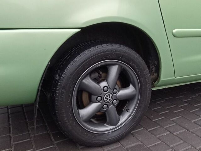 Зеленый Фольксваген Шаран, объемом двигателя 1.9 л и пробегом 362 тыс. км за 4253 $, фото 6 на Automoto.ua