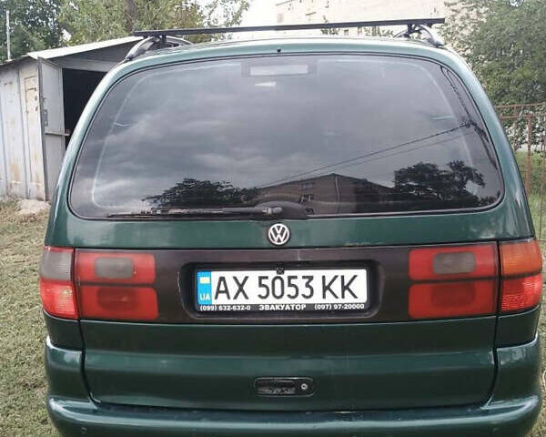 Зелений Фольксваген Шаран, об'ємом двигуна 1.98 л та пробігом 313 тис. км за 3600 $, фото 2 на Automoto.ua