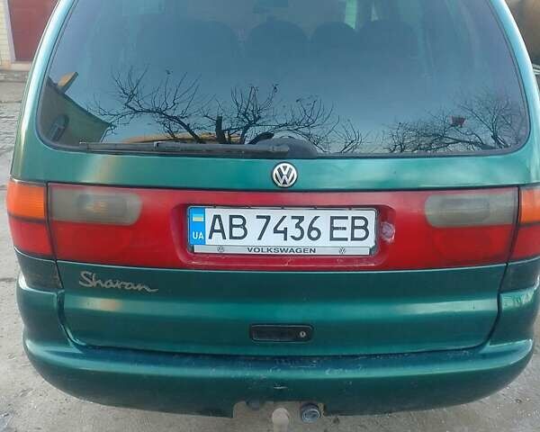 Зеленый Фольксваген Шаран, объемом двигателя 2 л и пробегом 346 тыс. км за 2650 $, фото 3 на Automoto.ua