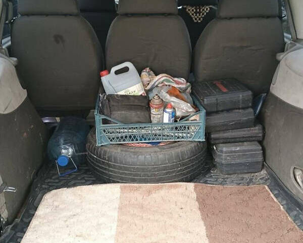 Зелений Фольксваген Шаран, об'ємом двигуна 1.98 л та пробігом 313 тис. км за 3600 $, фото 7 на Automoto.ua