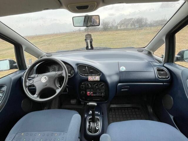 Зеленый Фольксваген Шаран, объемом двигателя 1.9 л и пробегом 125 тыс. км за 3500 $, фото 5 на Automoto.ua