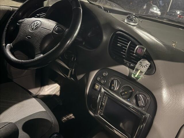 Зелений Фольксваген Шаран, об'ємом двигуна 1.8 л та пробігом 294 тис. км за 3800 $, фото 10 на Automoto.ua