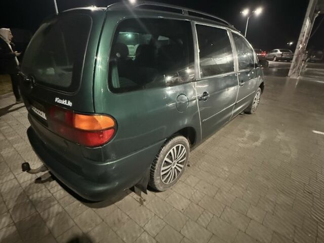 Зелений Фольксваген Шаран, об'ємом двигуна 1.8 л та пробігом 294 тис. км за 3800 $, фото 5 на Automoto.ua