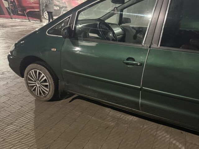 Зелений Фольксваген Шаран, об'ємом двигуна 1.8 л та пробігом 294 тис. км за 3800 $, фото 1 на Automoto.ua