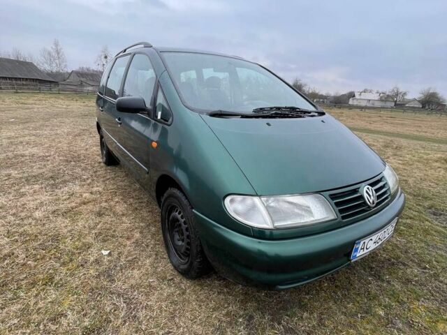 Зеленый Фольксваген Шаран, объемом двигателя 1.9 л и пробегом 125 тыс. км за 3500 $, фото 1 на Automoto.ua