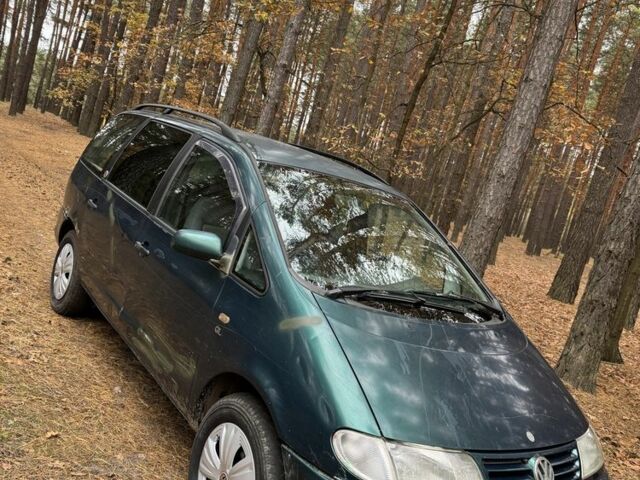 Зелений Фольксваген Шаран, об'ємом двигуна 1.9 л та пробігом 150 тис. км за 1500 $, фото 2 на Automoto.ua