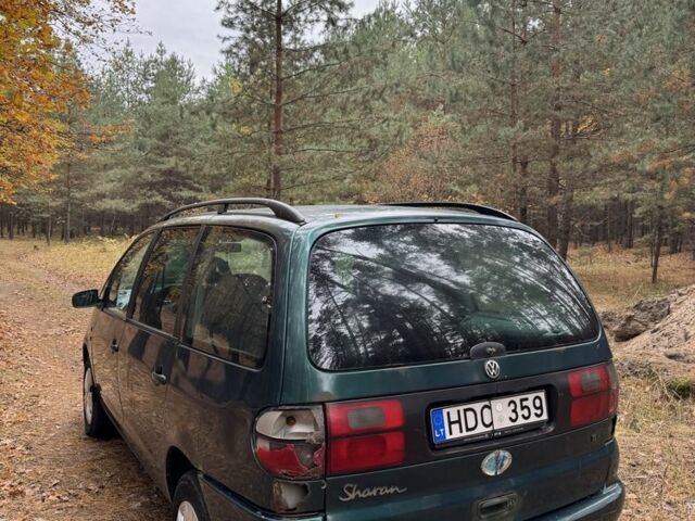 Зелений Фольксваген Шаран, об'ємом двигуна 1.9 л та пробігом 150 тис. км за 1500 $, фото 3 на Automoto.ua