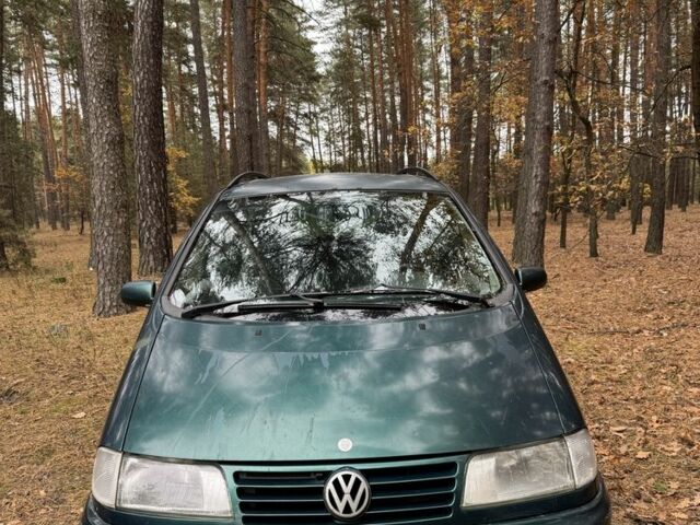 Зелений Фольксваген Шаран, об'ємом двигуна 1.9 л та пробігом 150 тис. км за 1500 $, фото 1 на Automoto.ua