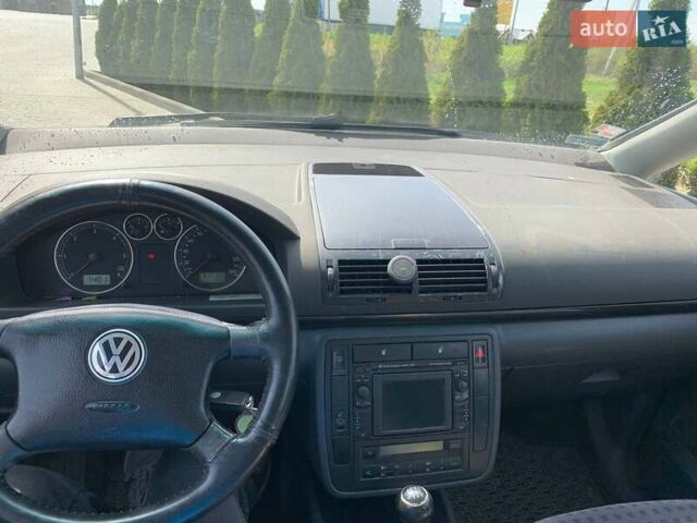 Зелений Фольксваген Шаран, об'ємом двигуна 1.9 л та пробігом 320 тис. км за 3000 $, фото 16 на Automoto.ua