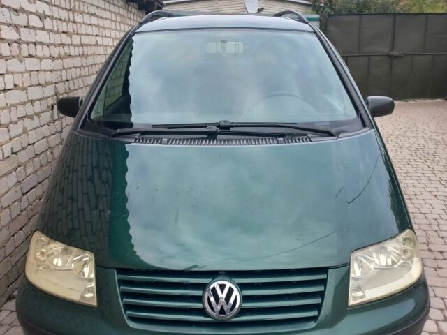 Зеленый Фольксваген Шаран, объемом двигателя 1.9 л и пробегом 347 тыс. км за 6000 $, фото 2 на Automoto.ua