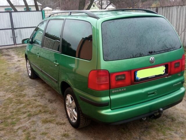 Зеленый Фольксваген Шаран, объемом двигателя 1.9 л и пробегом 300 тыс. км за 2200 $, фото 5 на Automoto.ua