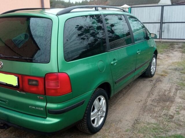 Зеленый Фольксваген Шаран, объемом двигателя 1.9 л и пробегом 300 тыс. км за 2200 $, фото 4 на Automoto.ua