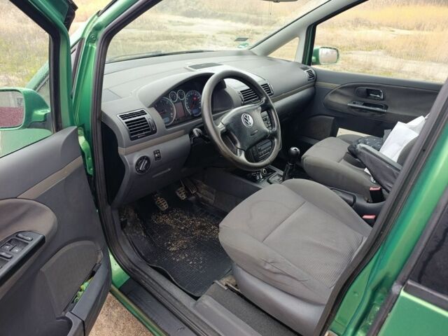 Зелений Фольксваген Шаран, об'ємом двигуна 1.9 л та пробігом 312 тис. км за 2500 $, фото 6 на Automoto.ua