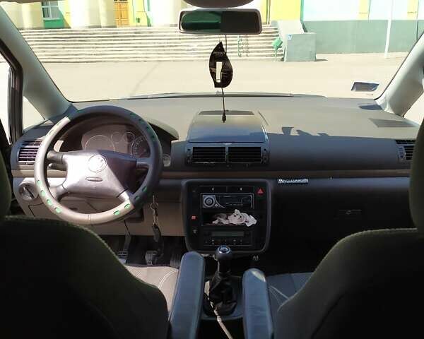 Фольксваген Шаран 2002 в Кривом Роге на Automoto.ua Зеленый Фольксваген Шаран, объемом двигателя 1.8 л и пробегом 180 тыс. км за 5750 $, фото 1 на Automoto.ua