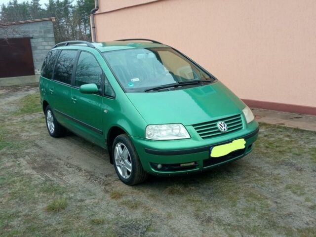 Зеленый Фольксваген Шаран, объемом двигателя 1.9 л и пробегом 300 тыс. км за 2200 $, фото 2 на Automoto.ua