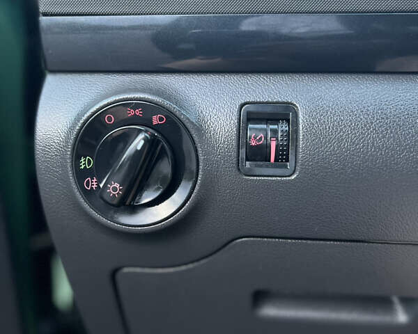 Зеленый Фольксваген Шаран, объемом двигателя 1.8 л и пробегом 316 тыс. км за 4350 $, фото 49 на Automoto.ua