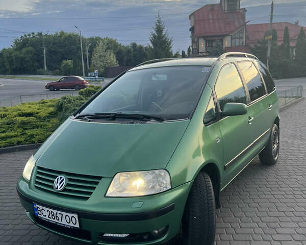 Зеленый Фольксваген Шаран, объемом двигателя 1.8 л и пробегом 316 тыс. км за 4350 $, фото 2 на Automoto.ua