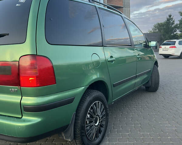 Зеленый Фольксваген Шаран, объемом двигателя 1.8 л и пробегом 316 тыс. км за 4350 $, фото 9 на Automoto.ua