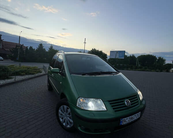 Зеленый Фольксваген Шаран, объемом двигателя 1.8 л и пробегом 316 тыс. км за 4350 $, фото 6 на Automoto.ua