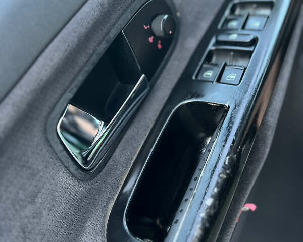 Зеленый Фольксваген Шаран, объемом двигателя 1.8 л и пробегом 316 тыс. км за 4350 $, фото 47 на Automoto.ua