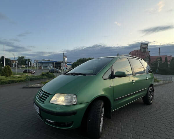 Зеленый Фольксваген Шаран, объемом двигателя 1.8 л и пробегом 316 тыс. км за 4350 $, фото 17 на Automoto.ua