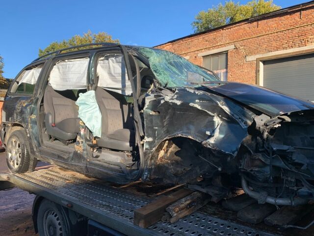 Фольксваген Шаран 2006 в Виннице на Automoto.ua Зеленый Фольксваген Шаран, объемом двигателя 1.9 л и пробегом 300 тыс. км за 1500 $, фото 4 на Automoto.ua