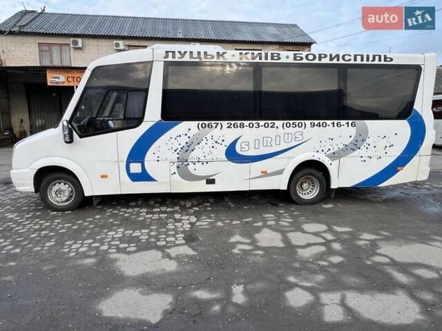 Белый Фольксваген Сириус, объемом двигателя 2.46 л и пробегом 500 тыс. км за 21000 $, фото 1 на Automoto.ua