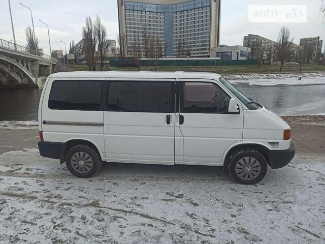 Білий Фольксваген T4 (Transporter) пасс., об'ємом двигуна 2.5 л та пробігом 555 тис. км за 5500 $, фото 1 на Automoto.ua