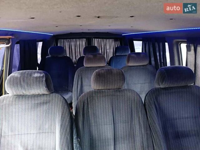 Жовтий Фольксваген T4 (Transporter) пасс., об'ємом двигуна 2.5 л та пробігом 460 тис. км за 7800 $, фото 8 на Automoto.ua