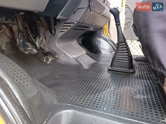 Жовтий Фольксваген T4 (Transporter) пасс., об'ємом двигуна 2.5 л та пробігом 460 тис. км за 7800 $, фото 5 на Automoto.ua