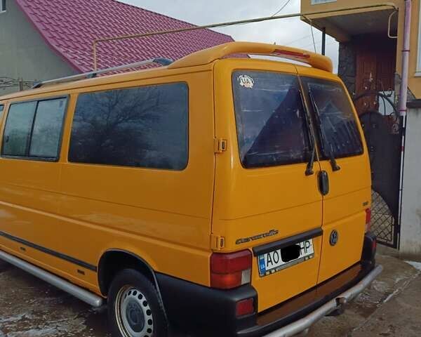 Жовтий Фольксваген T4 (Transporter) пасс., об'ємом двигуна 2.5 л та пробігом 460 тис. км за 7800 $, фото 2 на Automoto.ua