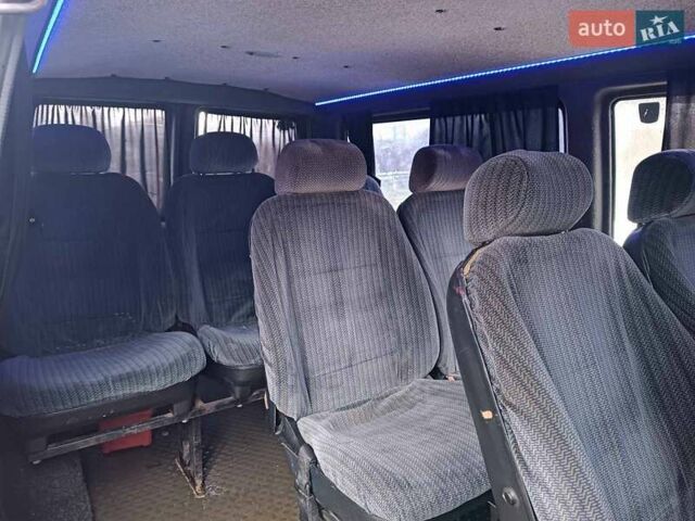 Жовтий Фольксваген T4 (Transporter) пасс., об'ємом двигуна 2.5 л та пробігом 460 тис. км за 7800 $, фото 7 на Automoto.ua